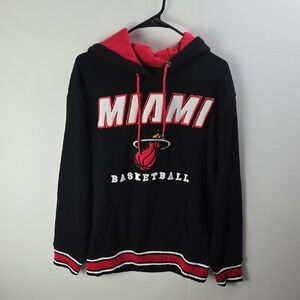 UNK Mens Miami Heat Black Pullover NBA Black and Red Hoodie Sz M